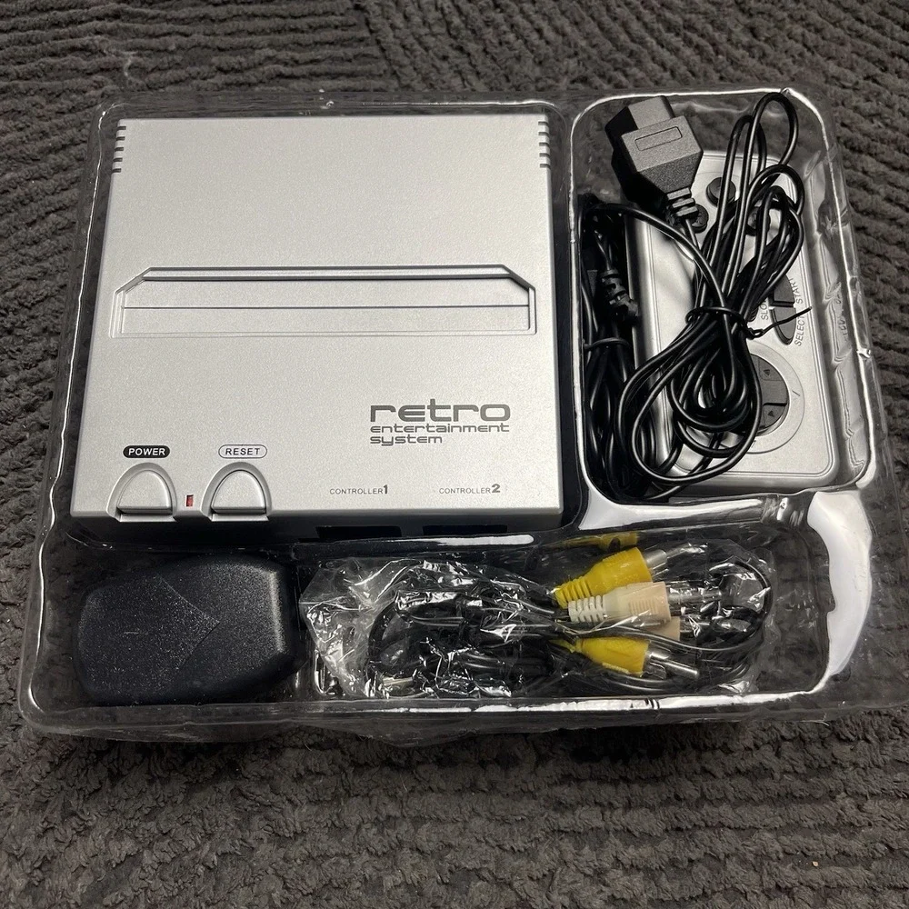 Retro-Bit Retro Entertainment System NES Console Silver/Black‎ w/ 2 Controllers